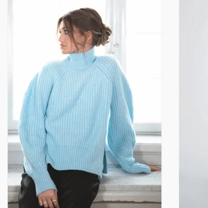 LXA tröja i nyskick - Stickad tröja från Linn Ahlborgs klädmärke, endast använd 1 gång så den är i nyskick! Storlek XS