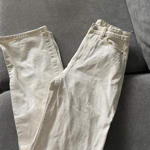 Jeans från Weekday. Storlek w24 L32. 100kr