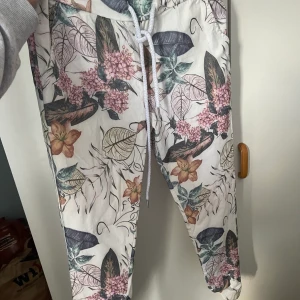 Pantalones - Pantalones