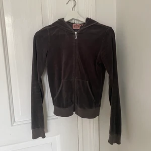 Brun juicy couture tröja - Fin brun juicy couture tröja i storelk S☺️