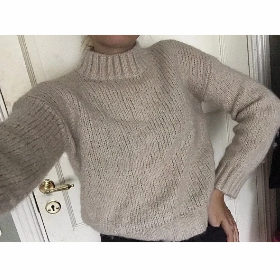 Beige stickad tröja