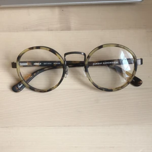 Bågar sunday somewhere - Sunday Somewhere's Arnord optical frame is a perfect circular unisex frame. This frame is handcrafted with Japanese acetate. Nypris: 450-475$