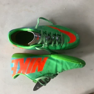 Innomhus skor fotboll  - Storlek 37. 20kr.