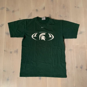 Vintage Nike T-shirt  - Storlek S men skulle mer säga att den sitter som en M, skick 8/10 bara lite cracking i trycket annars inga andra flaws vad jag kan se