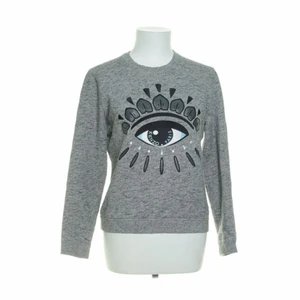 Kenzo M - Varan är i bra skick och har inga tydliga defekter.