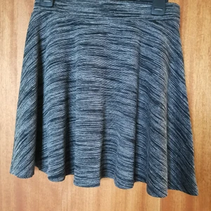 Kort kjol - Storlek M (passar 36-38, lite elastisk i midjan) 