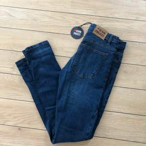 skitsnygga jeans från Denim Project, stl 30/32. Helt nya! Slim fit.