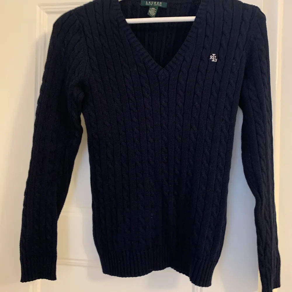 Mörkblå Ralph Lauren tröja storlek xs. Tröjor & Koftor.
