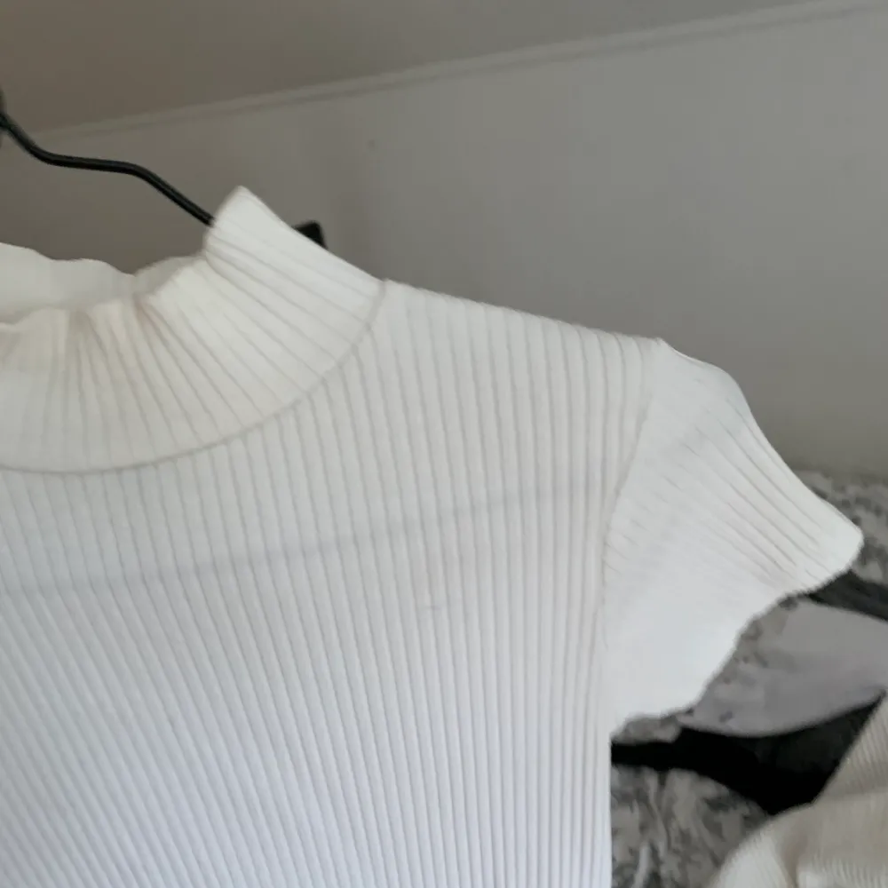 söt polo t shirt ifrån forever 21 som passar till allt. tycker den är lite liten för mig men annars älskar jag den🥰. T-shirts.