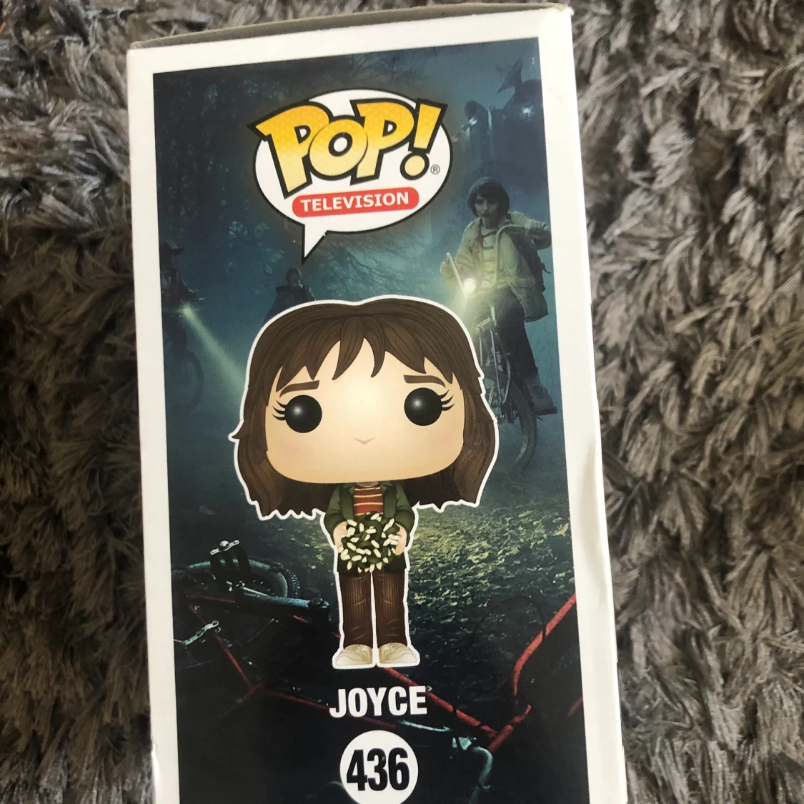 Joyce stranger things  - 91