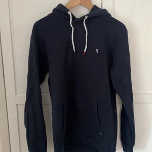 LES DEUX Hoddie - Blå Hoddie från LES DEUX