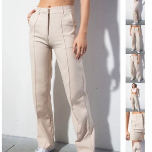 Beiga kostymbyxor - madlady  - Säljer mina jättefina beiga kostymbyxor från madlady. ENDAST TESTADE. 🌟 Alltså precis som nya!! Funkar till allt och sitter verkligen skitsnyggt! L30-S