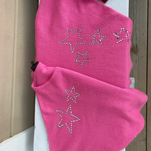 Jättesöt stjärn tröja⭐️ - Säljer denna fina rosa tröja med stjärnor⚡️⚡️