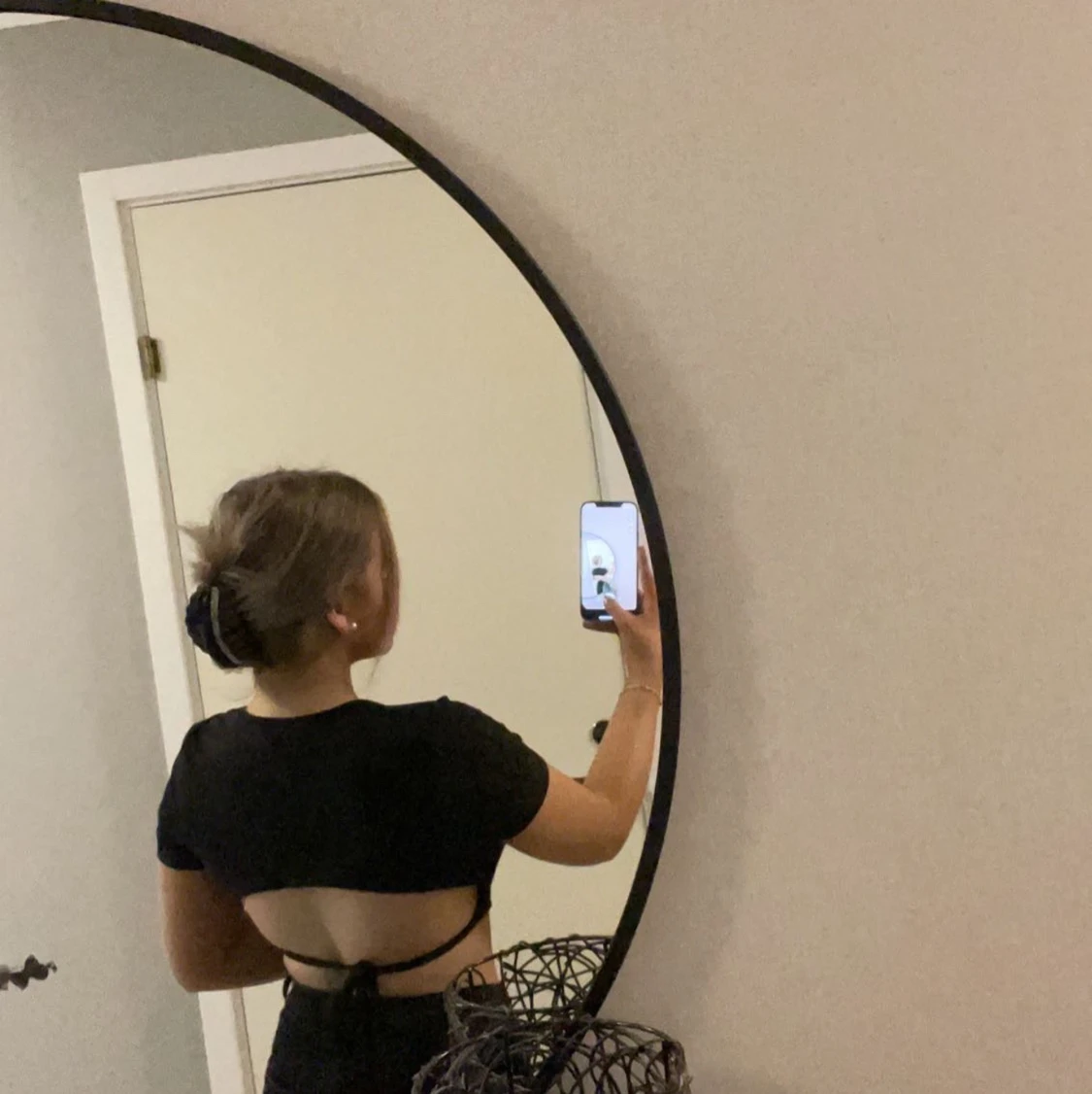 Tröja med öppen rygg  - 90