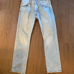 Levis 501 ljusblå - 501, storlek: W34 L32. Är i bra skick.