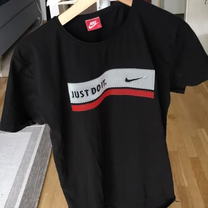 L  - Mindre i storlek 