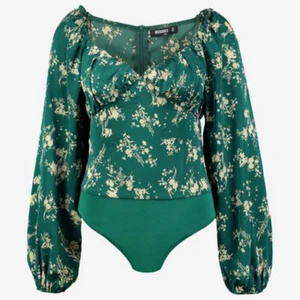 Body - Fint skick, som ny. Säljer ut massor, som är köpt från Zalando. En del har prislapp kvar annat är dock använt någon gång. ALLT ska bort, skriv gärna bud. Säg till om du måste ha bild på något, men allt ser exakt ut som bild