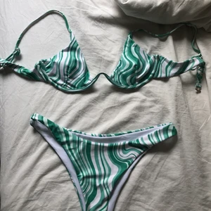 Bikini - Bikini från Shein, storlek L men liten i bysten. Ståltråd under bysten