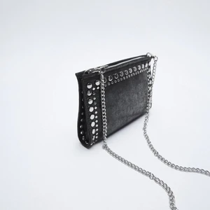 Zara väska - Intressekoll på min zaraväska som vad jag vet är slutsåld🤍Högsta bud är 330kr