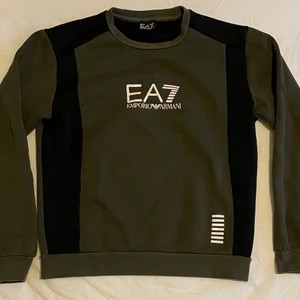 Ea7 tröja storlek M - Ganska bra skick köpt för 750kr passar M/S