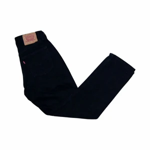 Levi’s 534 Jeans - Levi’s 534 Jeans. Mått; Längd: 100cm. Innerbenslängd: 70cm. Midja 35,5cm. Benöppning: 17cm.