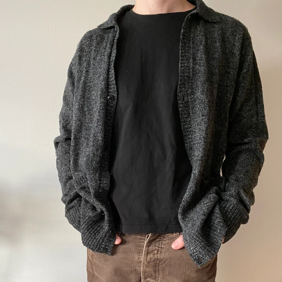 Stickad kofta från OBEY strl M - 90