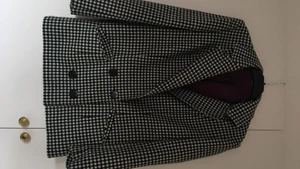 Vintage kavaj m-l - Hej! Säljer en kavaj, estimerar storleken att vara m-l. 