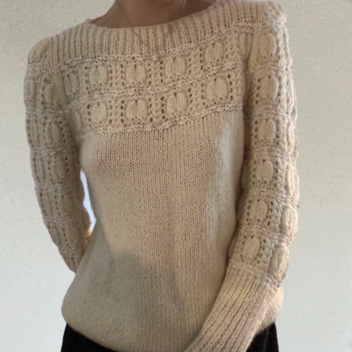 Vit stickad tröja - 91