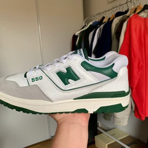 NEW BALANCE 550 Green  - New balance 550 green.  Cond 9/10 size 11,5 Obs inget kvitto eller box tyvärr 