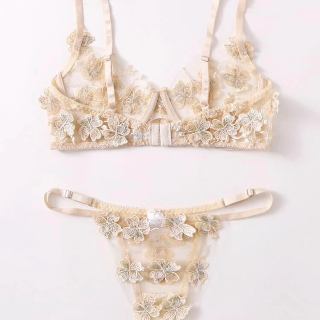 Underkläder i blommig spets - 90