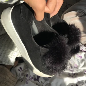 Steve madden skor - Skor från Steve madden 💕💕 säljer eftersom de var för små i storleken, rekomenderar till er som har storlek 39-38,5. Annars i jätte bra skick. Säljs inte längre (Pris kan diskuteras). Köparen står för frakt✨❣️