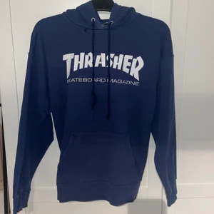 Trasher tröja - Marinblå trasher hoodie, storlek m. Använt men ändå bra skick 