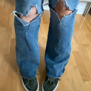 Jeans från asos som är för små för mig. Topskick. De är håliga och  långa.