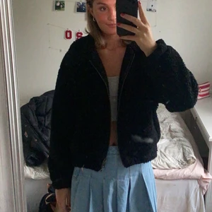 Teddy jacka  - Svart Teddy jacka i bra skick 