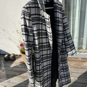 Hm kappa storlek 34 - Fin kappa från hm som jag inte använder. Fint skick storlek 34 men passar även 36