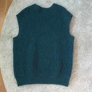 Väst - Säljer denna mysiga och fina väst som jag tyvärr inte fått användning av 