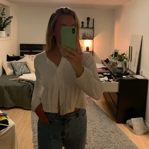 Isolde kofta stl S - Jättefin kofta i gottskick, använd ca 2 gånger, inte riktigt min stil. 