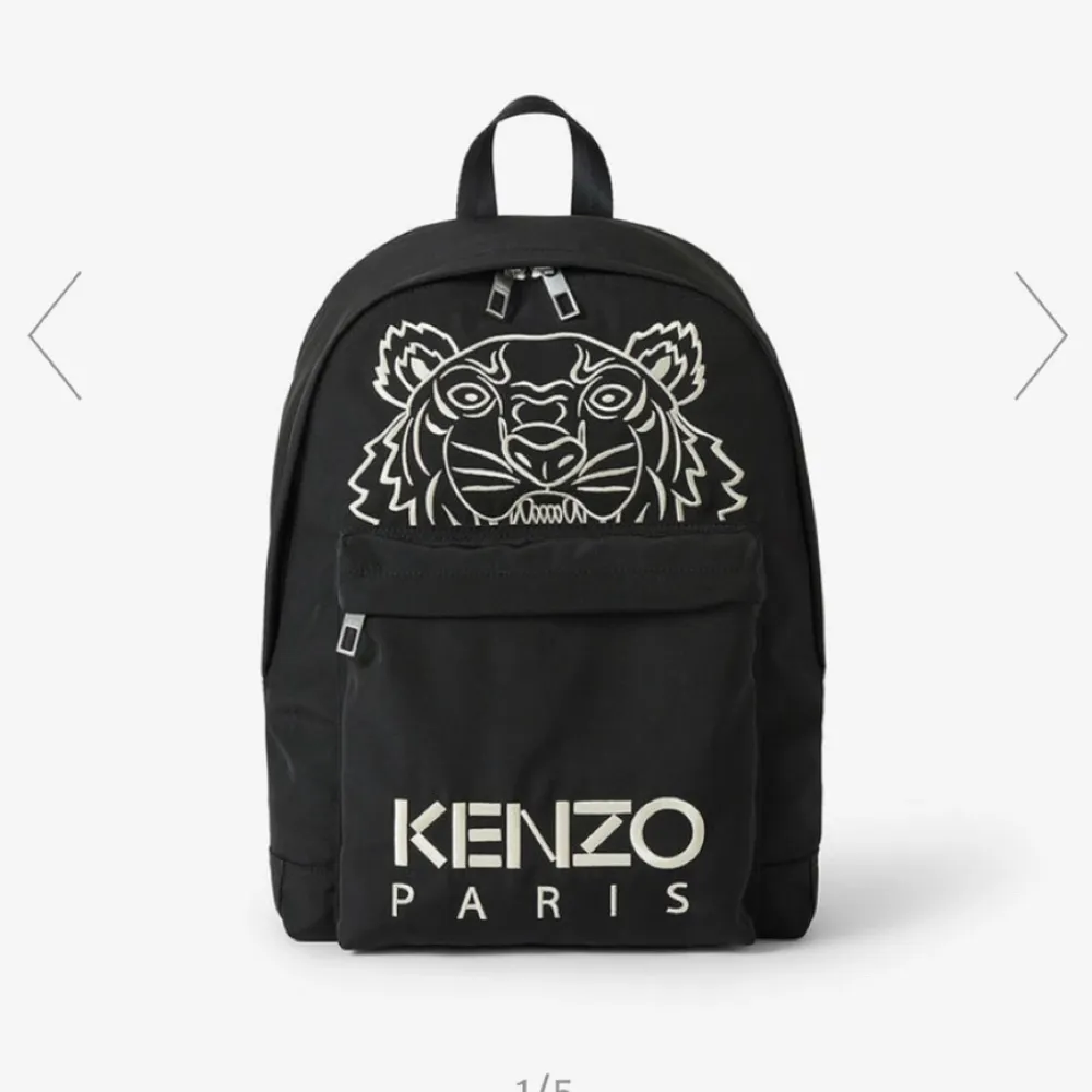 Slutsåld kenzo ryggsäck! Använd fåtal gånger, helt som ny. Köpt för 2500kr . Väskor.