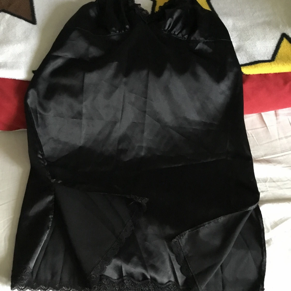 Satin klãnning - 90