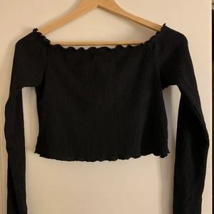 Offsshoulder  - Från H&M! Knappt använda så nyskick❤️ 