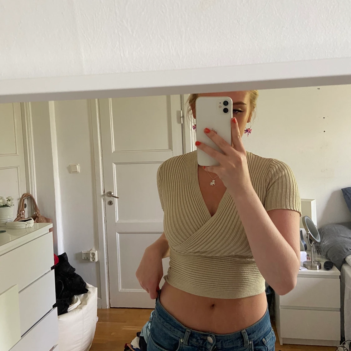 Beige omelett tröja 