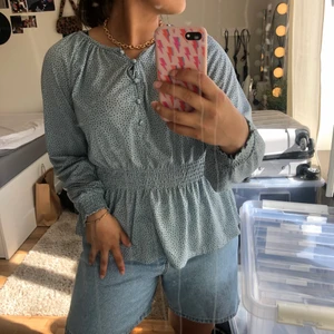 Finaste blusen🦋 - Så fin mönstrad blus som är oanvänd! Strl M🤞🏾