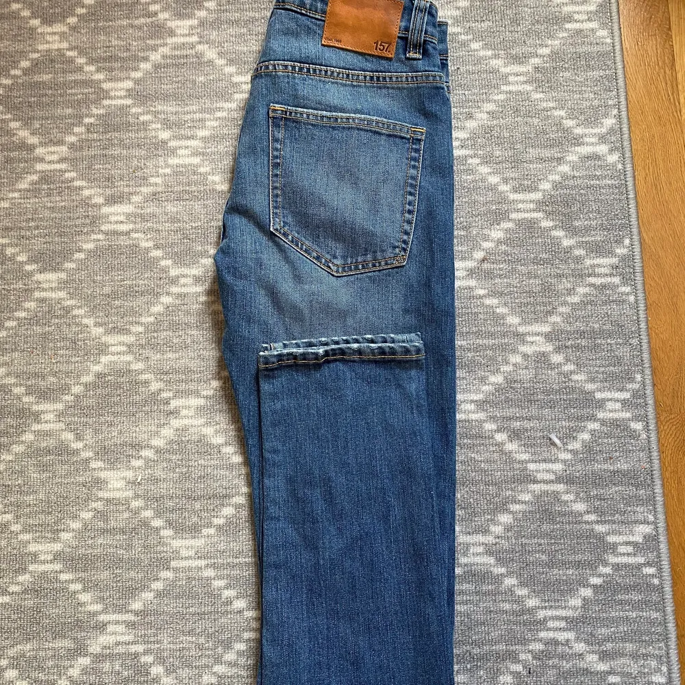 Hej säljer ett par helt nya jeans från lager 157. Strl Jag W30 L32 endast testade (lappen kvar).. Jeans & Byxor.