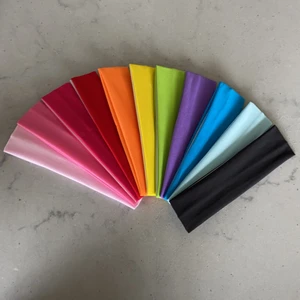 Hårband  - 11 st oanvända hårband köpta här på Plick💗 säljer då alla färger inte passade mig (14 pack från början)💗 säljer för 30 kr styck (gratis frakt) 💗