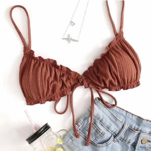 Bikinitopp från Shein - Jättesöt bikinitopp från Shein! Köpt här på Plick men aldrig använd eftersom den var för stor. Storlek M men skulle säga att den även passar S! 💓