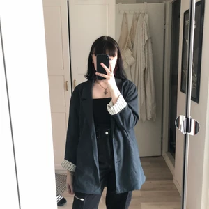 Blazer - Blazer från monki. Har blivit använd en del men har fortfarande mycket att ge. ☺️ 