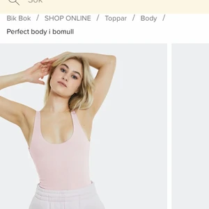 Body med djup rygg - Helt ny body från bikbok med djup rygg! Så himla snygg och smickrande på! Säljer då jag råka köpa två. Storlek xs 