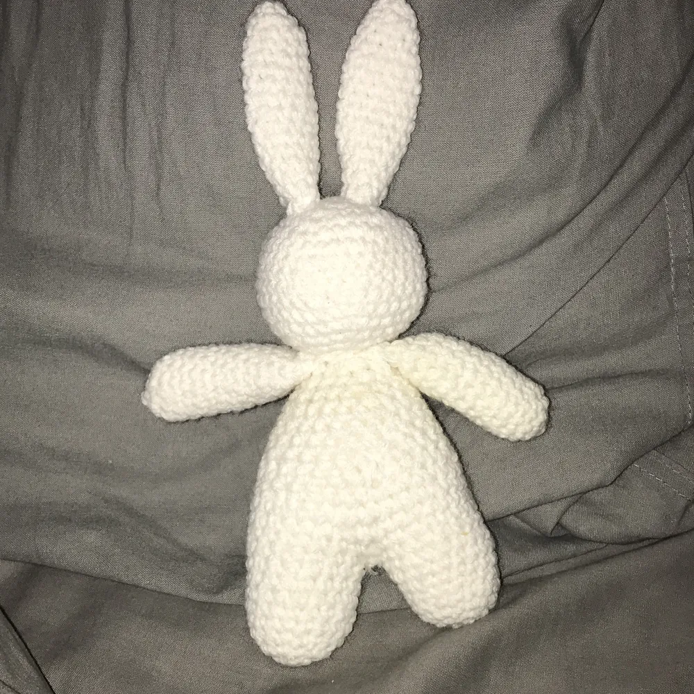 Cute handmade bunny plush! 🐰 . Övrigt.