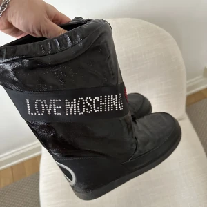 Love moschino moonboots - Storlek 38!