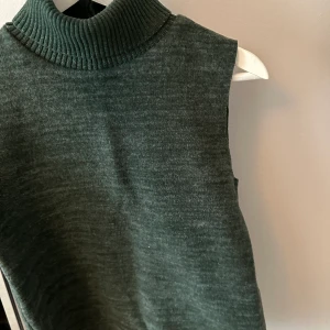 Zara - Fin grön topp ifrån zara